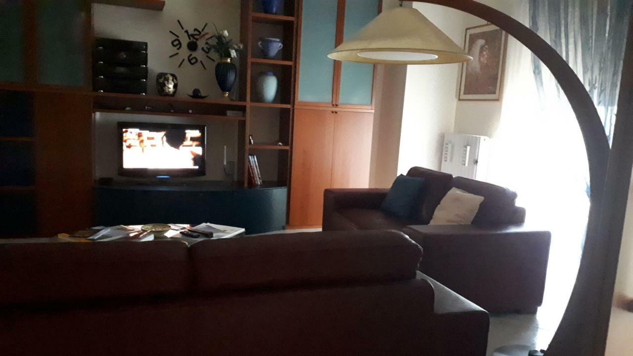 B&B Nonna Giulia Bernalda Bagian luar foto